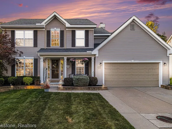 408 Natanna Dr, Howell, MI 48843