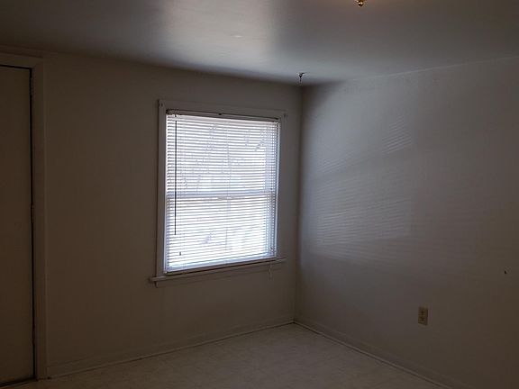 3rd image of 8322 1/2 W Long Lake Dr