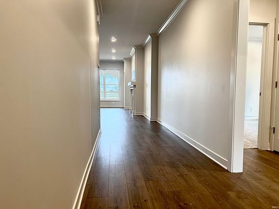2nd image of 6989 Ironwood Cir