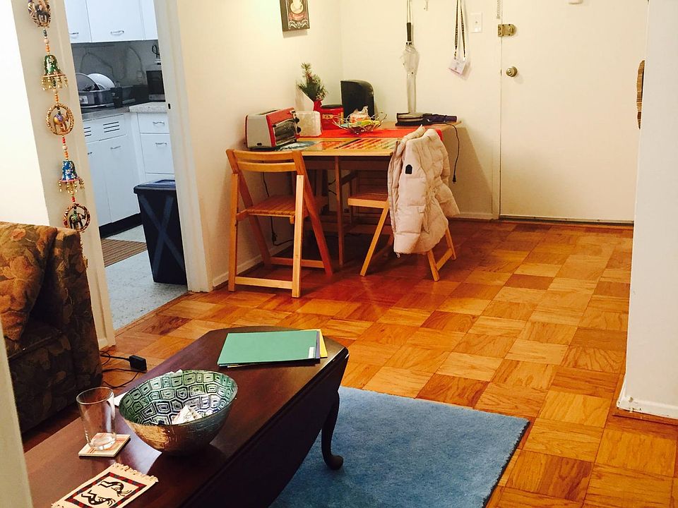 Living room and entrance