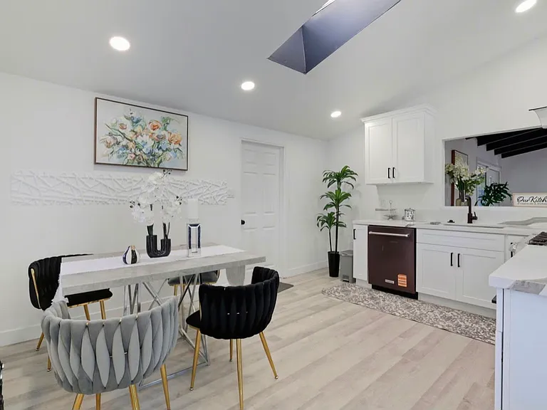 405 S Clara St — Photo 1