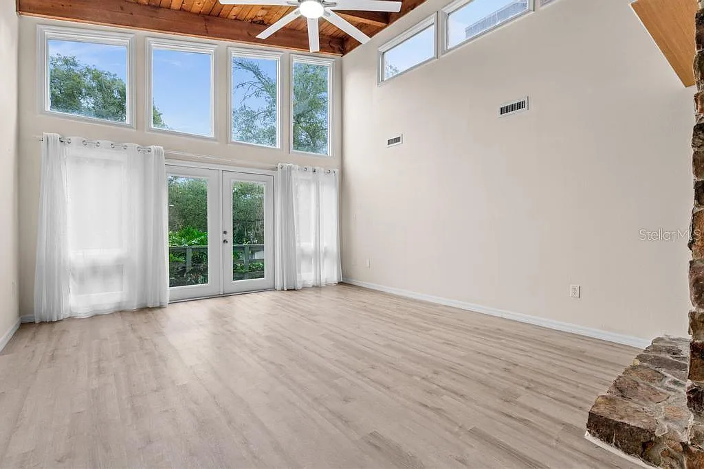 2 bed, 2.0 bath, 1335 sqft, $2,100 — Photo 4