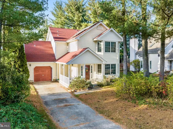 111 Stoneham Dr, Glassboro, NJ 08028