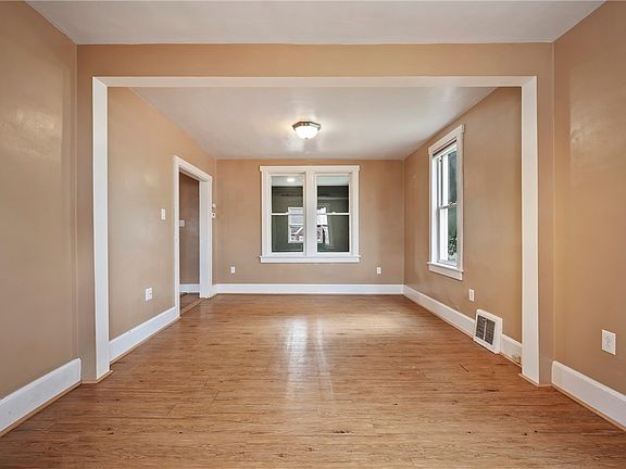 5th image of 421 Sewickley St