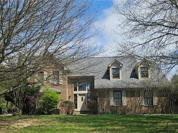 2037 Broad Hill Farms Rd, Coraopolis, PA 15108