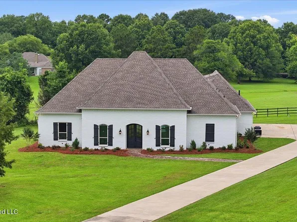 116 Sky Meadow Rd, Flora, MS 39071