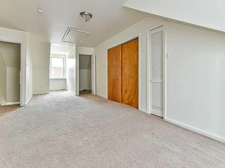 5337 Dresden Way — Photo 9