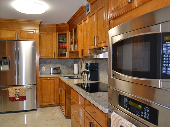4th image of 5701 Collins Ave APT 315