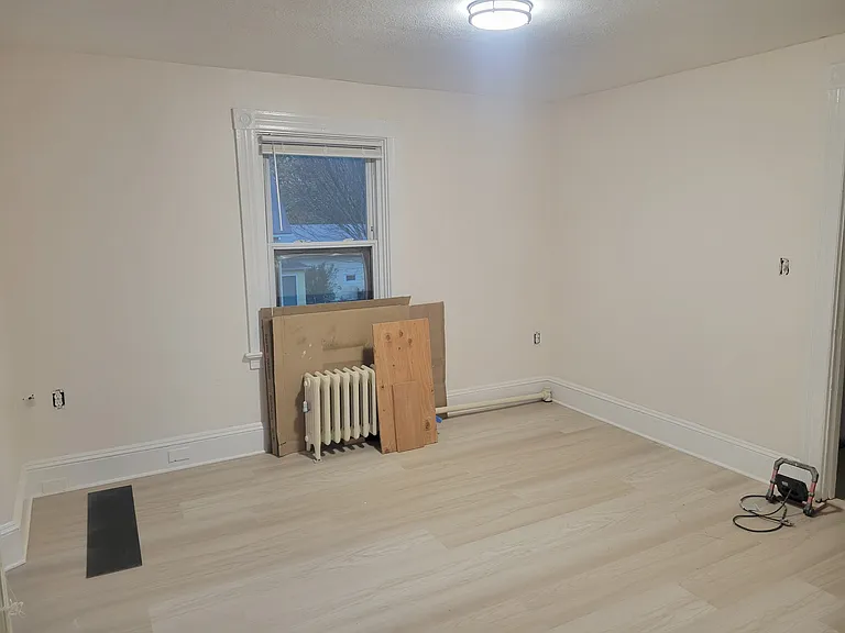 293 Grove Ave #2 — Photo 5