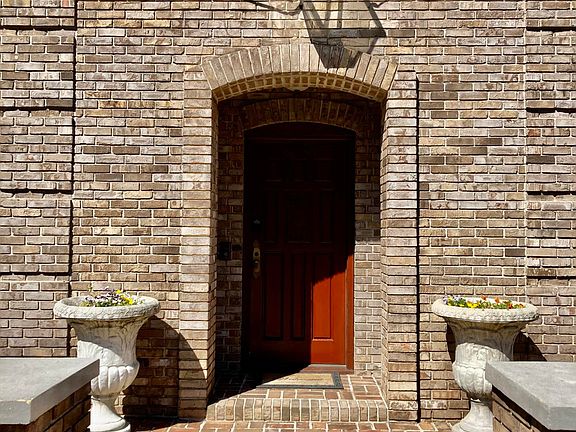 4th image of 1409 Briarwood Cir