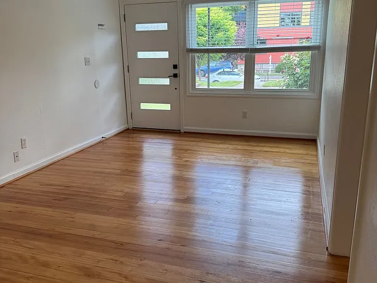 2400 N Killingsworth St — Photo 5