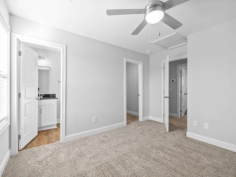 919 Martin St #E — Photo 15