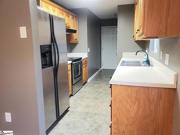 5th image of 307 Dean St