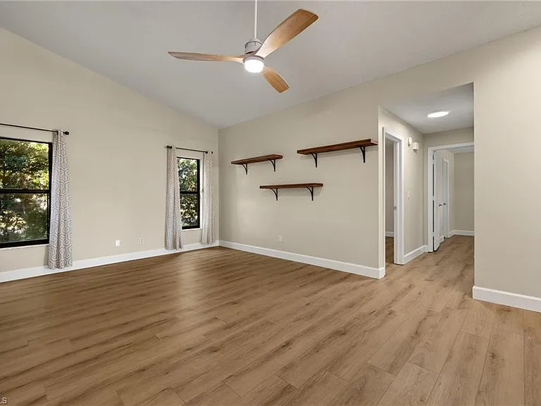 194 Wickliffe Dr — Photo 4
