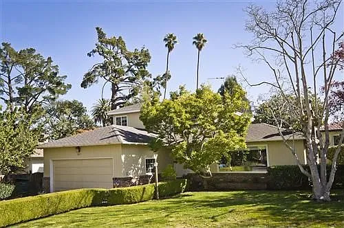 2017 Easton Dr photo 1