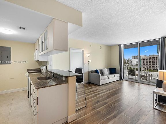 3rd image of 275 NE 18th St APT 710