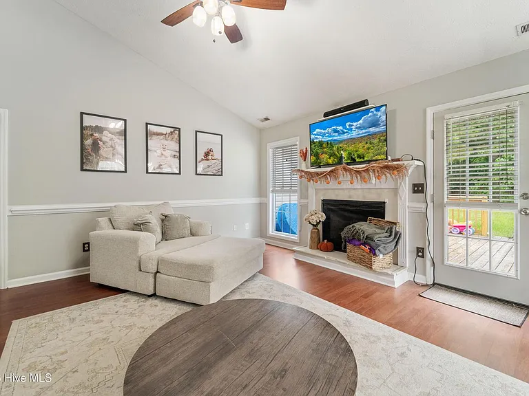 183 Bridlewood Dr — Photo 13