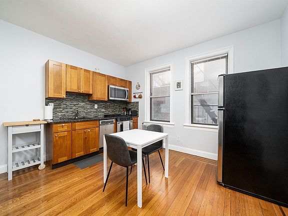 4th image of 821 Bergen Ave APT A3