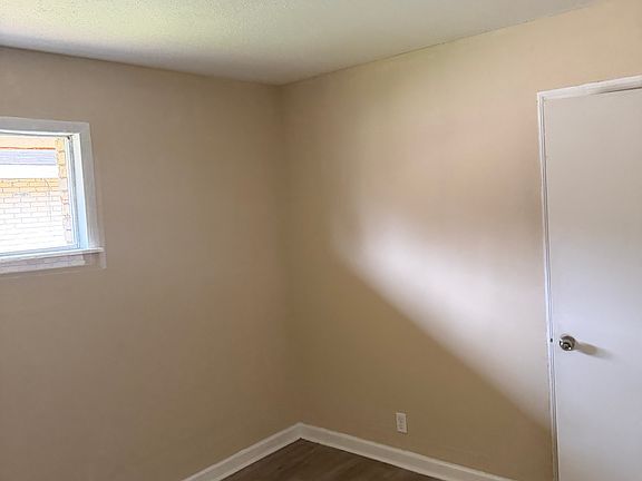 5th image of 6214 Walden Ave #A-b