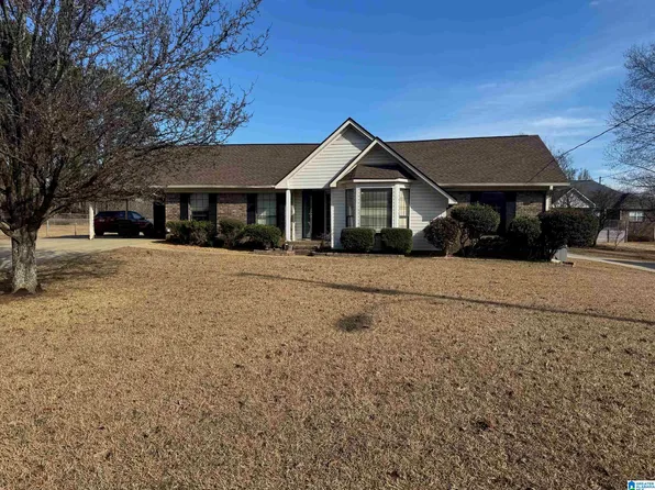 208 McGregor Dr, Mulga, AL 35118