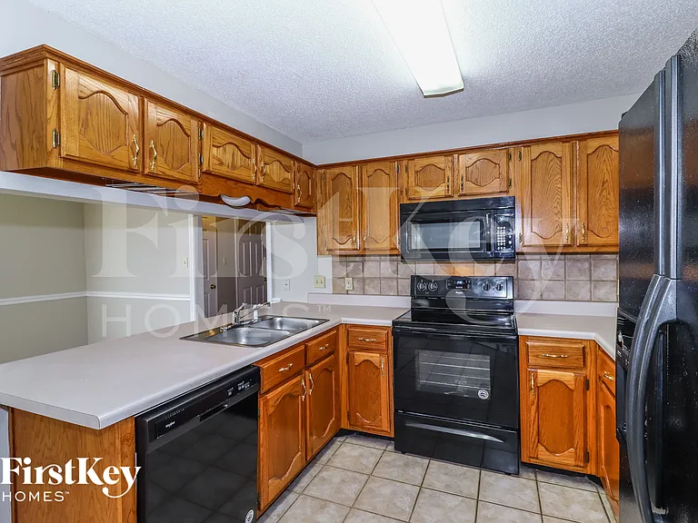 9689 Kingsridge Dr — Photo 7
