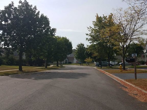 4th image of 1364 Windsor Ln