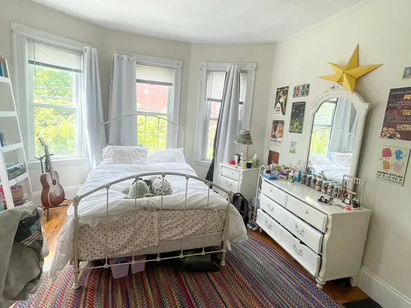 83 Beacon St #2, Somerville, MA 02143
