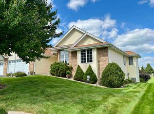 108 Boeing Trl, Poplar Grove, IL 61065