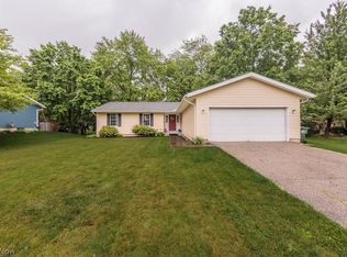 2494 Sherwood Dr, Stow, OH 44224