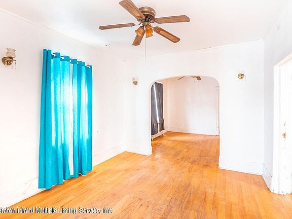 3rd image of 210 Stanley Ave