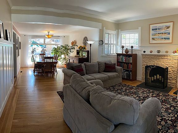 3rd image of 2050 Harvard St