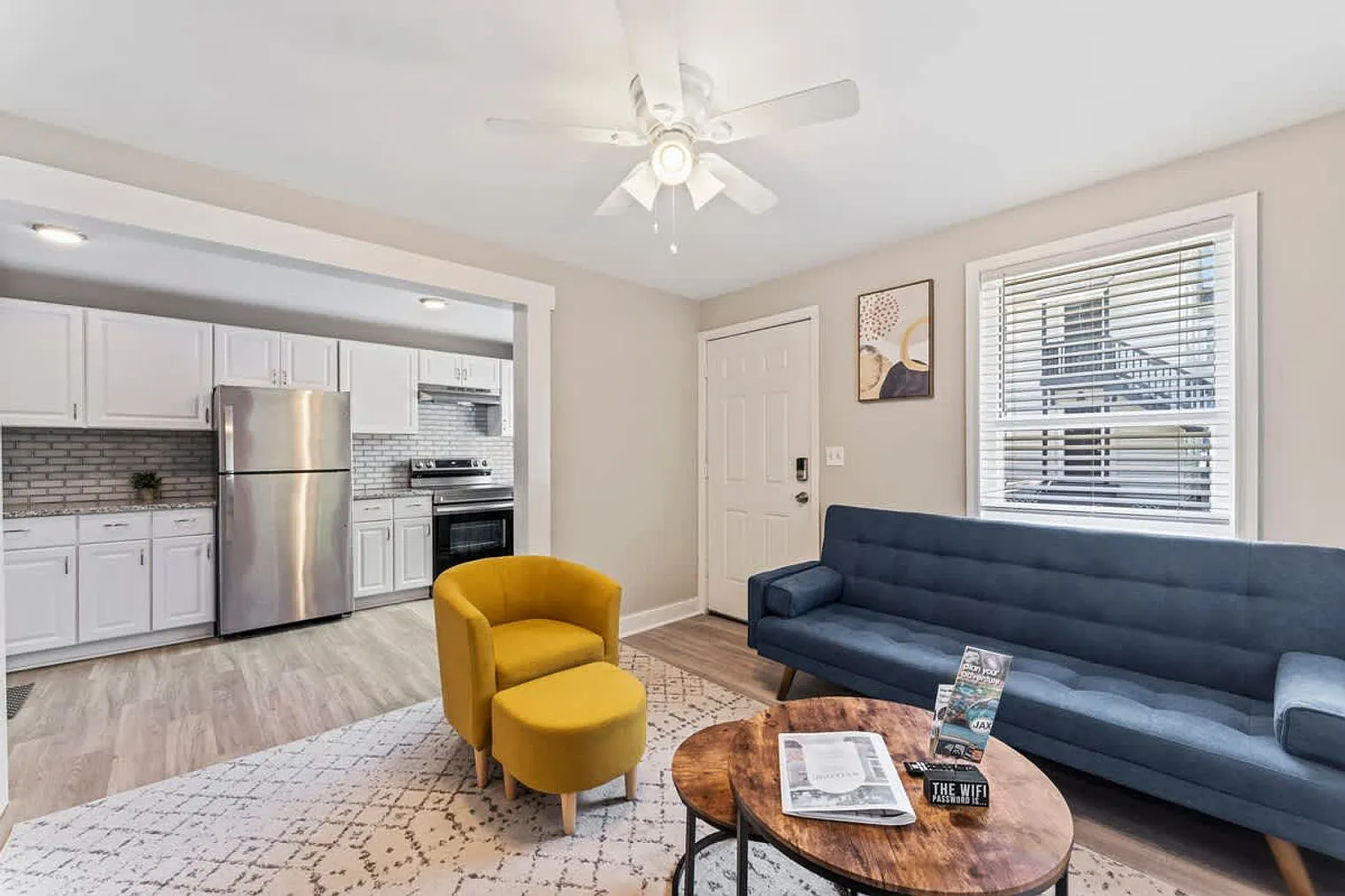 1 bed, 1.0 bath, 398 sqft, $1,683 — Photo 2