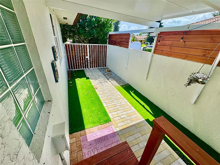 18701 Wentworth Dr — Photo 58