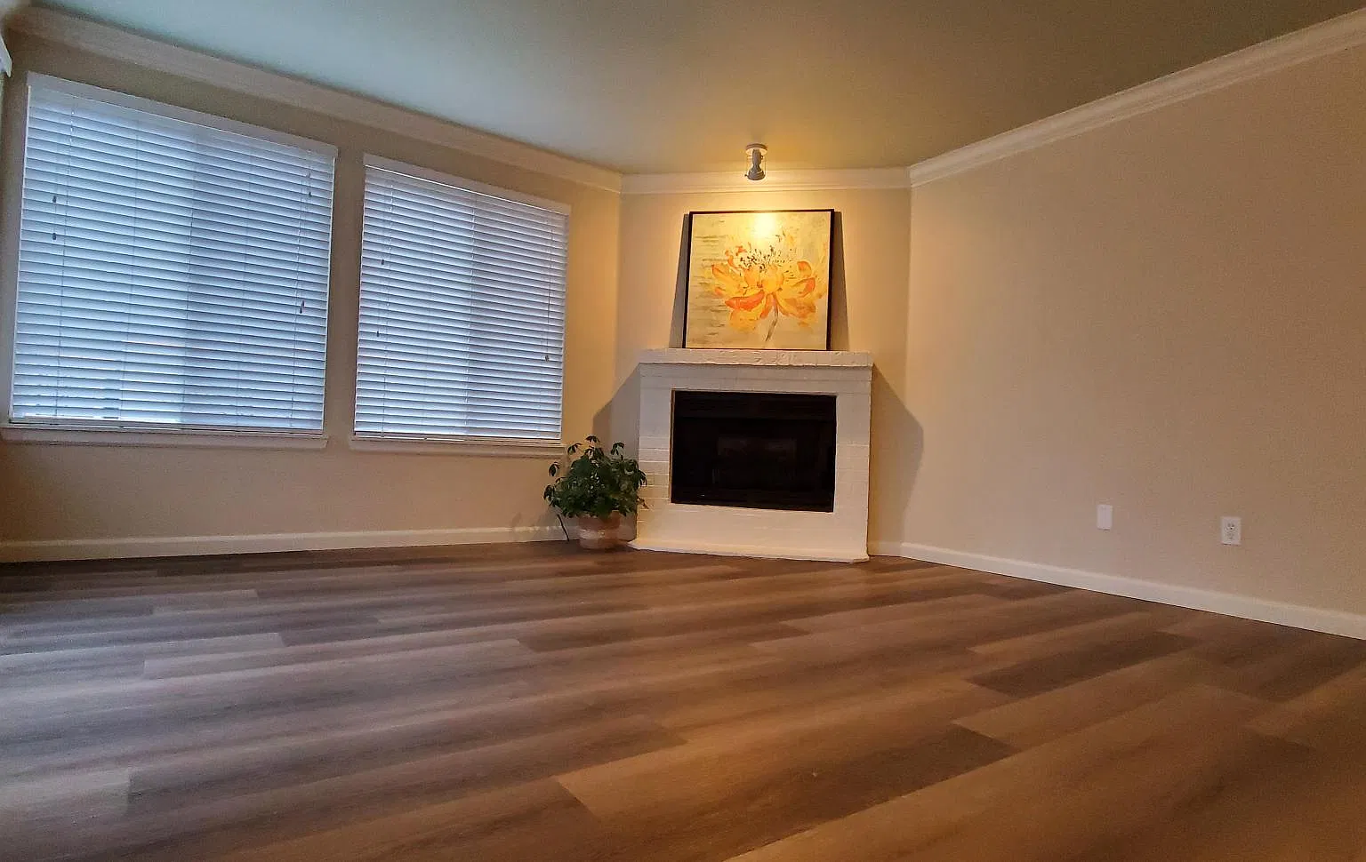 3 bed, 1043 sqft, $2,695 — Photo 1
