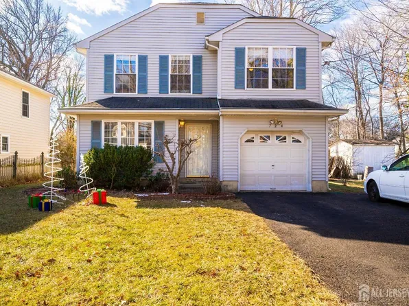 724 Magnolia Rd, North Brunswick, NJ 08902