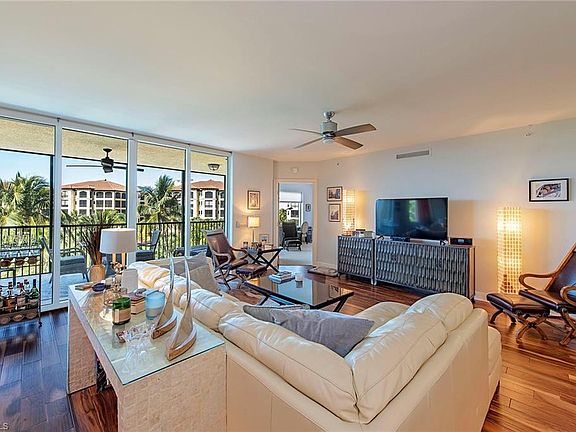 2nd image of 23540 Via Veneto Blvd Unit 304