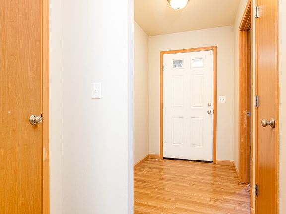2nd image of 805 NW Lateen St