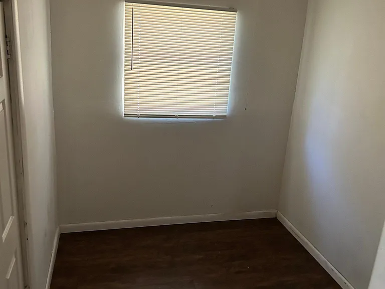 3525 Henrietta St — Photo 8
