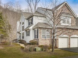 225 Woodlands Dr, Tuxedo Park, NY 10987