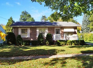 2035 Riverside Ct, Lansing, MI 48906