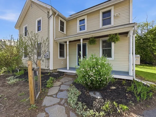67 Milton St, Northampton, MA 01062