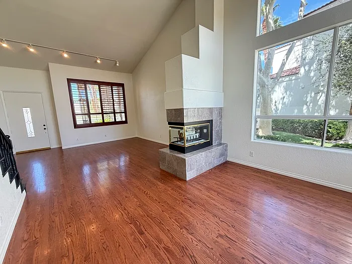 4 bed, 3.0 bath, 2728 sqft, $3,435 — Photo 3