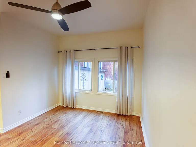 1-272 Royal Ave #1 — Photo 4