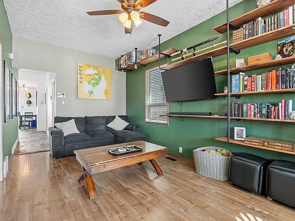 3rd image of 224 20th Ave S