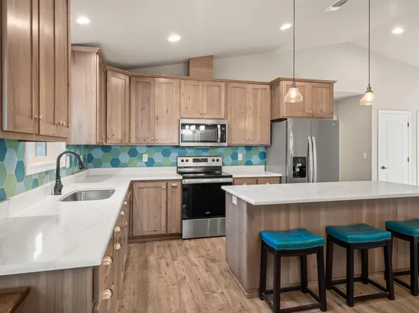 2186 Lower River Rd, Grants Pass, OR 97526