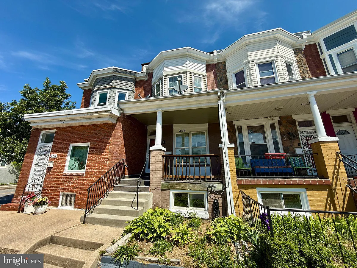 Building Photo - 402 E 28th St