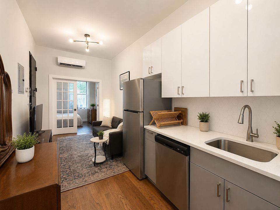 1st image of 285 Cornelia St APT 1l