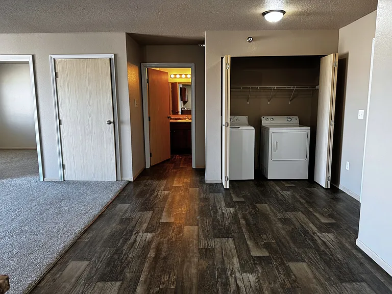 Oakview Apartments 1410 — Photo 45