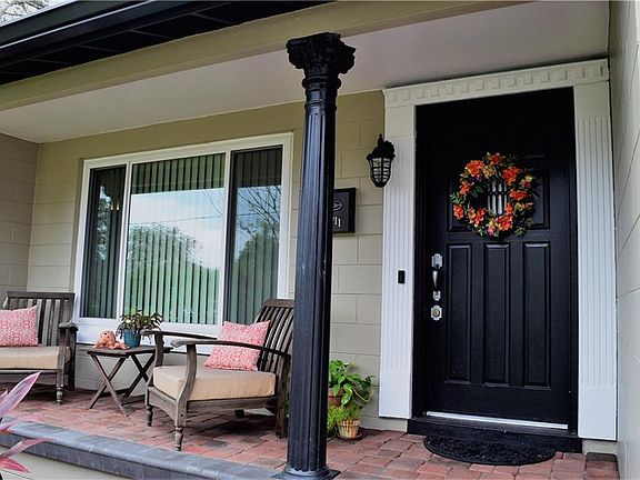 2nd image of 1011 Gregory Dr
