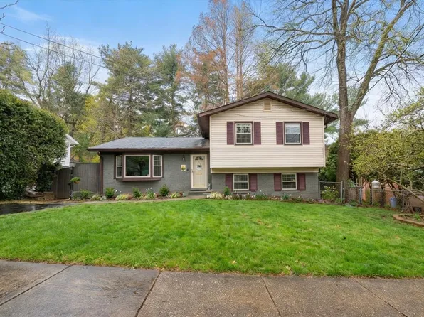 903 Leverton Rd, Rockville, MD 20852